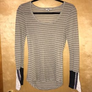 Striped long lace sleeve shirt